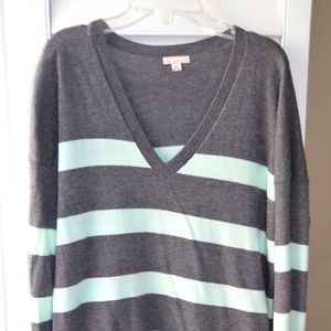 Gap v-neck sweater